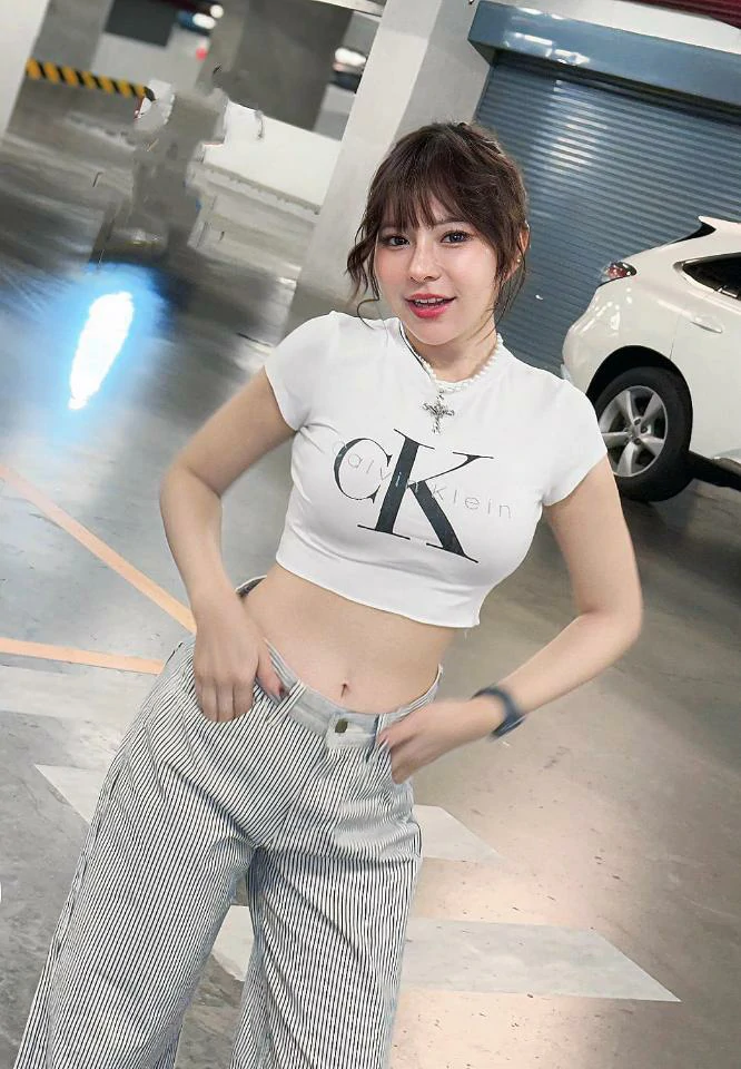 ออมสิน ธันย์นิดา @aomsin_tannida